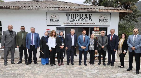 Başkanımız Sn. Mehmet Sarı İl Protokolümüz ile birlikte, kadınların bir araya gelerek kurdukları Toprak Kadın Girişimi Üretme ve İşletme Kooperatifi’nin açılışına katılım sağladı