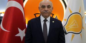 Ak Parti Amasya Milletvekili Mustafa Levent Karahocagil bir akademisyen tarafından peygamber efendimiz H.Z. Muhammed’e iftira ve hakaret edildiği iddiaları üzerine soruşturma başlatıldığını duyurdu. Karahocagil sosyal medyadan yaptığı paylaşımda, “İki cihan serveri, alemlere rahmet Efendimiz Hz. Muhammed’e bir üniversitemizde görev yapan bir akademisyen tarafından iftira ve hakaret edildiği ile ilgili iddialar üzerine ilgili kurumlarımız soruşturma başlatmıştır. Kim olursa olsun, ne amaçla olursa olsun, alemlere rahmet Peygamber Efendimize hakaret edemez, ettirmeyiz. Edenden hesabı elbet sorulur. Kimse inanmak, iman etmek, sevmek zorunda değil. İman bir nasip meselesidir. Rabbim herkese nasip etsin. Ancak herkes saygı duymak zorunda” ifadelerine yer verd