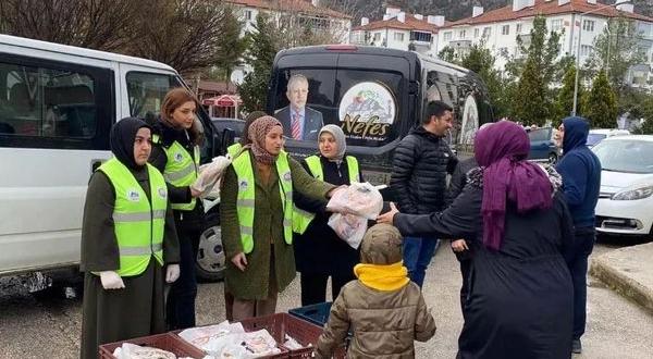 Nefes Derneğimiz mahallelerimizi ziyaret ederek,hemşehrilerimize pide ikramında bulunmaya devam ediyor.🫓