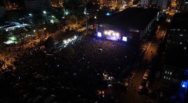 Cumhuriyet’in 100. yılında Amasya’nın Merzifon ilçesinde konser veren Mustafa Sandal, “Mustafa Kemal Atatürk tam 100 yıl önce bizlere bu emaneti bıraktı.