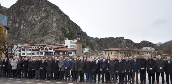 Amasya’da 24 Kasım Öğretmenler Günü Çelenk Sunma Töreni Düzenlendi